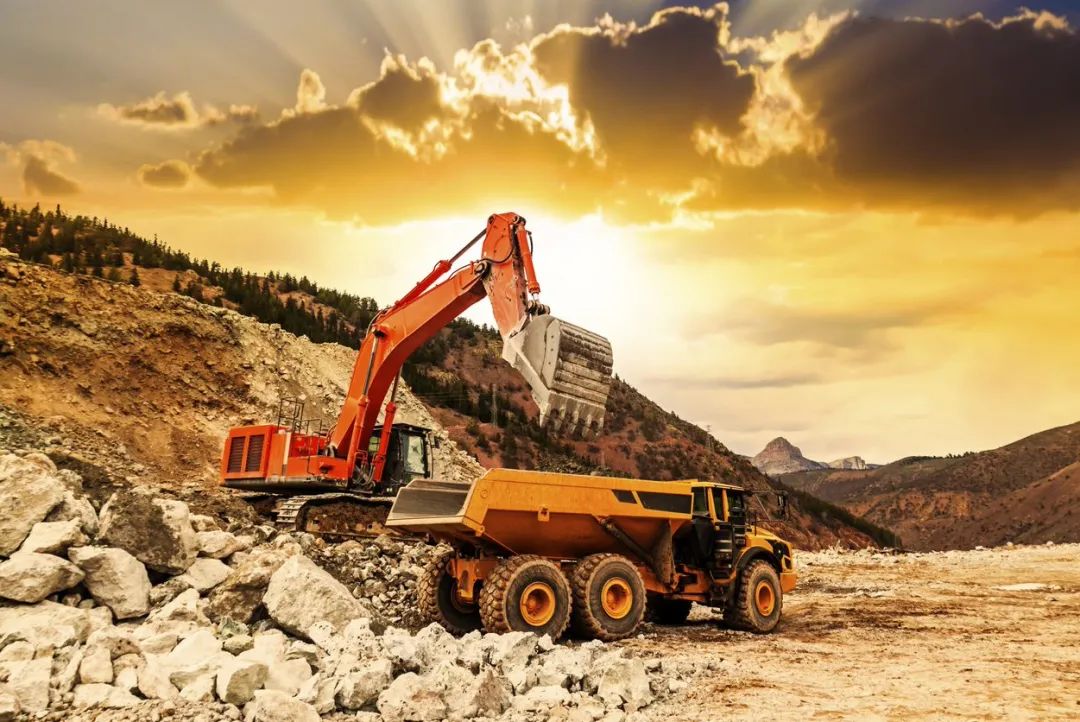 派克漢尼汾Parker: 前沿的挖掘機設(shè)計，從容應(yīng)對挑戰(zhàn)！